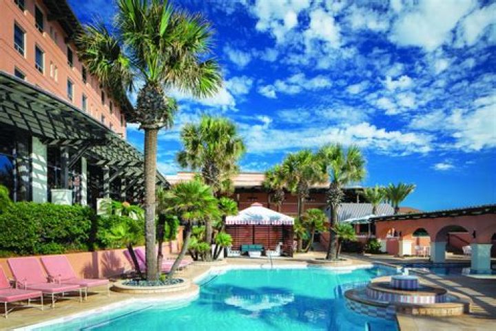 Does the Hotel Galvez have a heated pool?