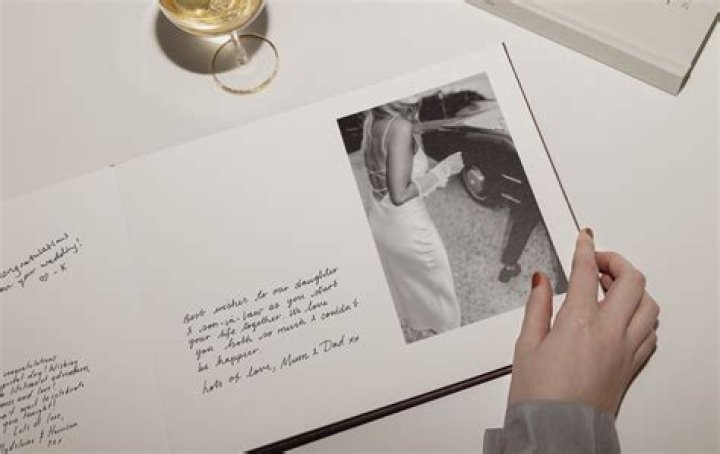 How do I make a guest book in Word?