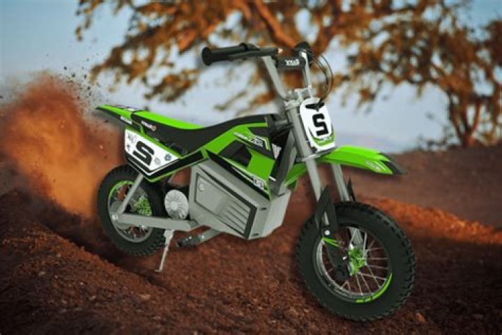 How fast does the Razor Dirt Rocket SX500 go?
