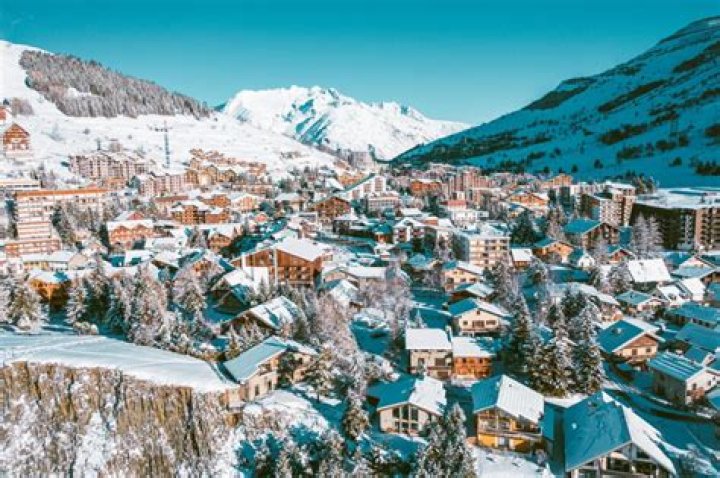 Is Les Deux Alpes closed?