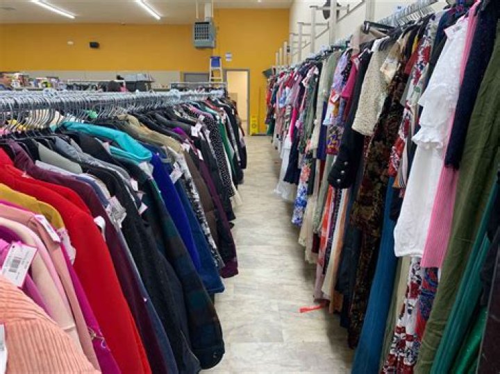 What are the drop off hours for goodwill?