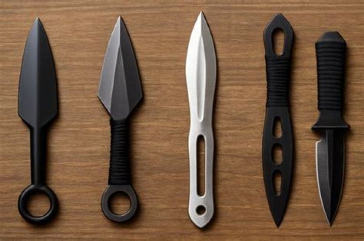 What are throwing knives called?