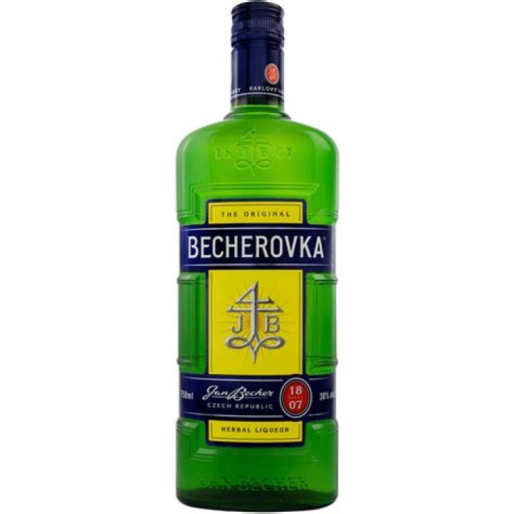What do you drink Becherovka with?