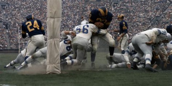 When did the Cleveland Rams move to LA?